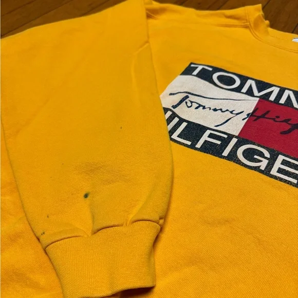 90's Tommy Hilfiger Bold Yellow Crewneck Sweater - Picture 6 of 6